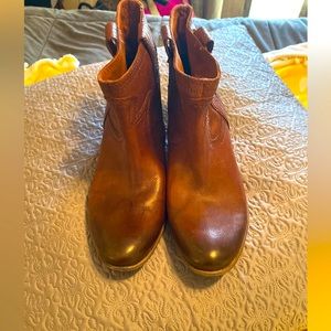 Lucky Brand brand new low Boots
